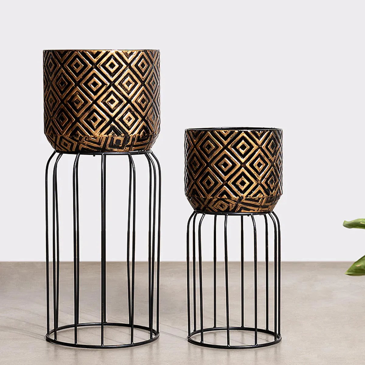 Ebony Glow Metal Planters - Pair - Image 2
